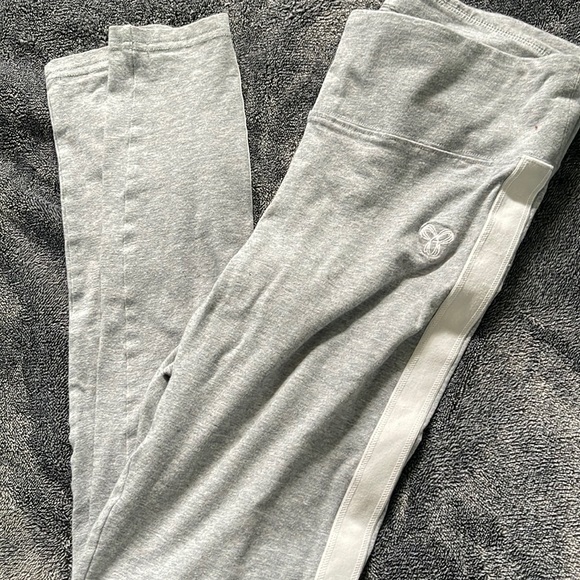 Tna/Aritzia grey leggings - Picture 1 of 1
